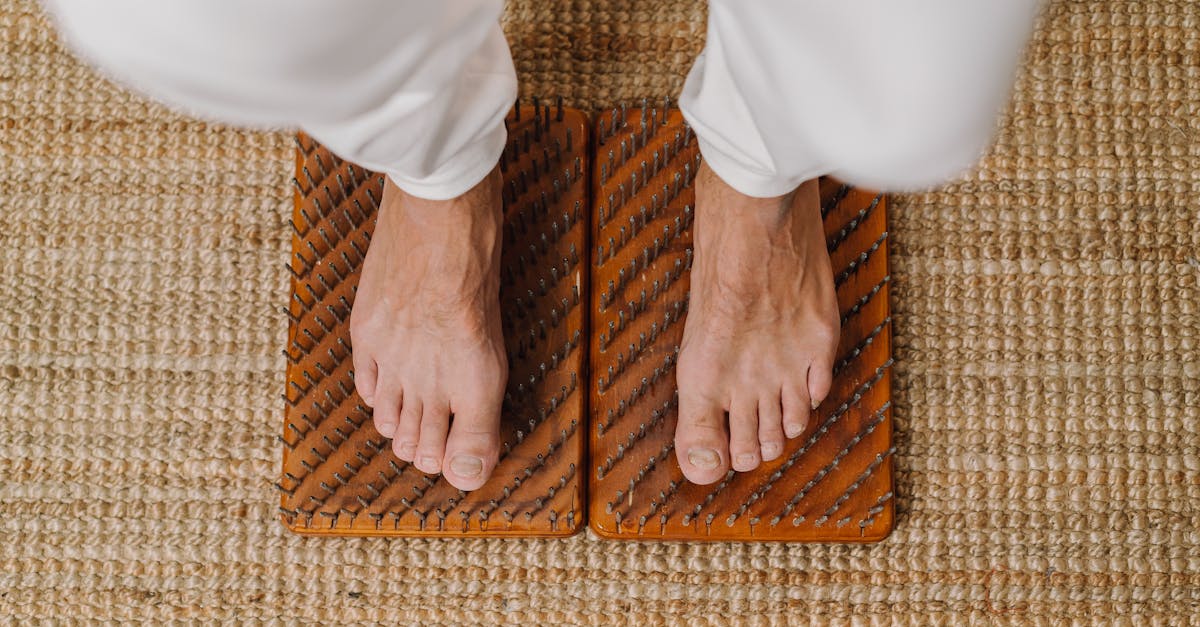 découvrez l'acupression, une méthode de médecine traditionnelle chinoise qui utilise des points de pression pour soulager la douleur, réduire le stress et améliorer le bien-être général. explorez les bienfaits de cette technique millénaire et apprenez comment l'intégrer dans votre routine quotidienne.