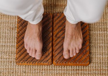 découvrez les bienfaits des tapis d'acupression pour soulager le stress, améliorer la circulation sanguine et favoriser la détente. explorez nos modèles adaptés à tous les besoins et transformez votre routine de bien-être grâce à ces outils naturels et efficaces.