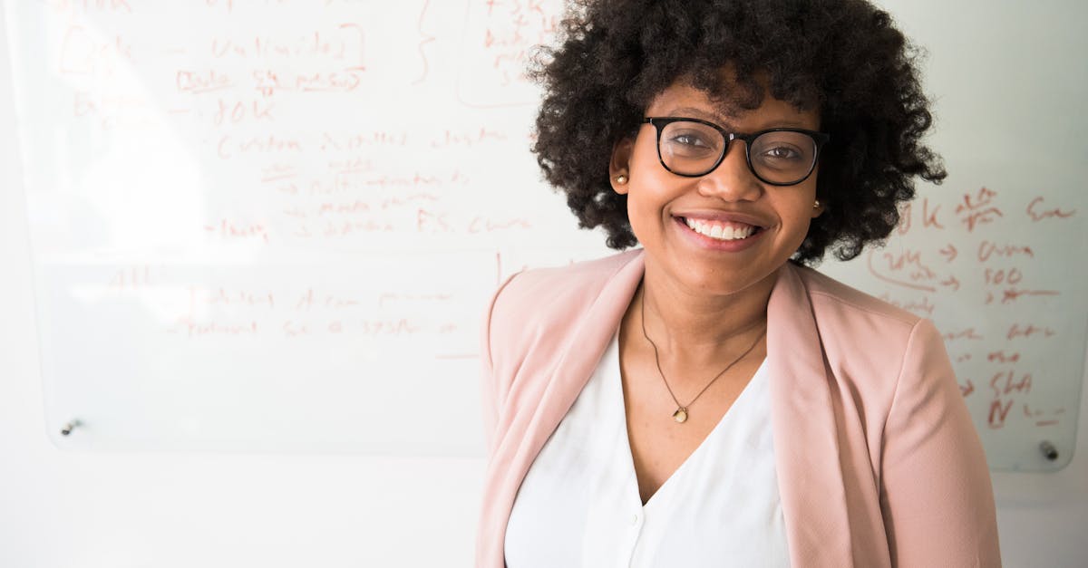 découvrez le concept d'empowerment, une approche qui vise à renforcer l'autonomie et la confiance des individus dans divers aspects de leur vie. apprenez comment cette philosophie peut transformer les relations personnelles et professionnelles, favoriser la prise de décision et encourager l'initiative individuelle.