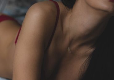 découvrez notre vaste sélection de lingerie élégante et confortable, conçue pour toutes les silhouettes. parfait pour révéler votre charme et votre sensualité, notre collection vous offre des dessous raffinés pour chaque occasion. trouvez la lingerie idéale qui allie style et confort.