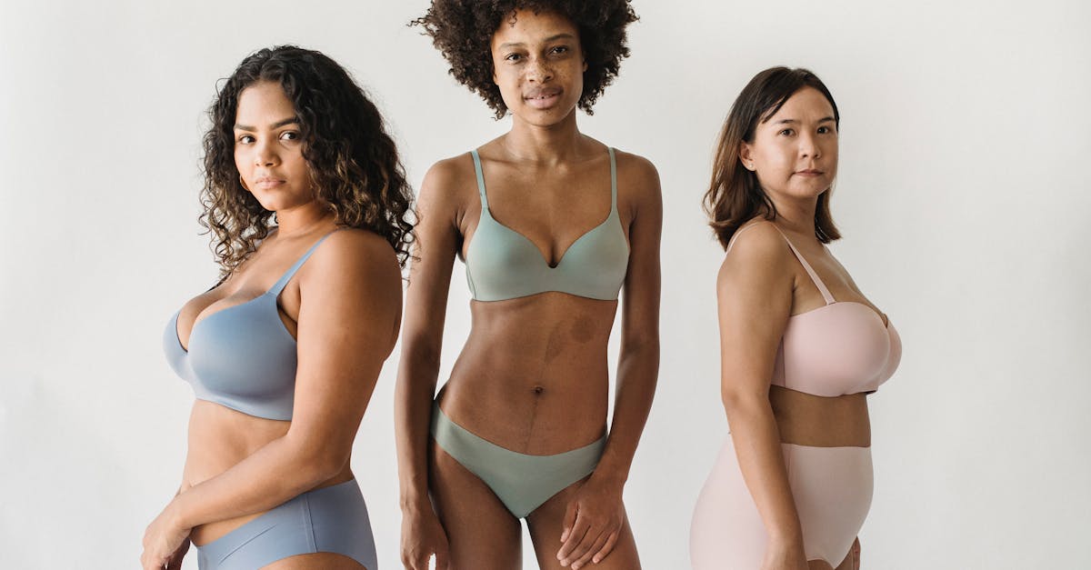 découvrez les dernières tendances en lingerie pour sublimer votre intimité. des styles audacieux aux matières délicates, explorez notre guide des must-haves 2023 qui allient confort et élégance.