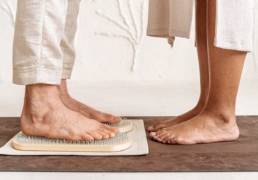 découvrez les bienfaits du tapis d'acupression, un outil naturel pour soulager le stress, réduire la douleur et améliorer votre bien-être général. ce tapis stimule des points d'acupuncture pour favoriser la relaxation et l'équilibre, idéal pour une utilisation à la maison ou au bureau.