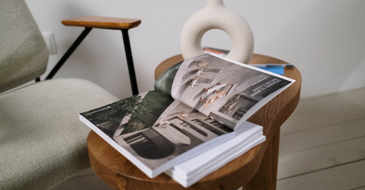 découvrez notre vaste sélection de vases décoratifs qui ajoutent une touche d'élégance à votre intérieur. que ce soit pour orner une table ou compléter votre décoration murale, nos vases sont disponibles dans divers styles, couleurs et matériaux pour s'adapter à toutes les ambiances. transformez votre espace avec nos pièces uniques.