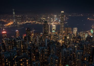découvrez notre sélection de nightlights, des veilleuses élégantes et apaisantes pour illuminer subtilement vos nuits. parfaites pour les enfants et les adultes, elles apportent une atmosphère chaleureuse tout en sécurisant votre sommeil.