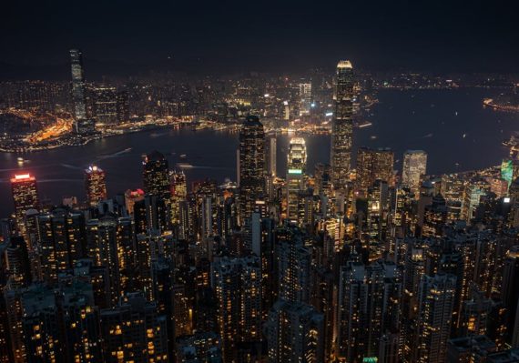découvrez notre sélection de nightlights, des veilleuses élégantes et apaisantes pour illuminer subtilement vos nuits. parfaites pour les enfants et les adultes, elles apportent une atmosphère chaleureuse tout en sécurisant votre sommeil.