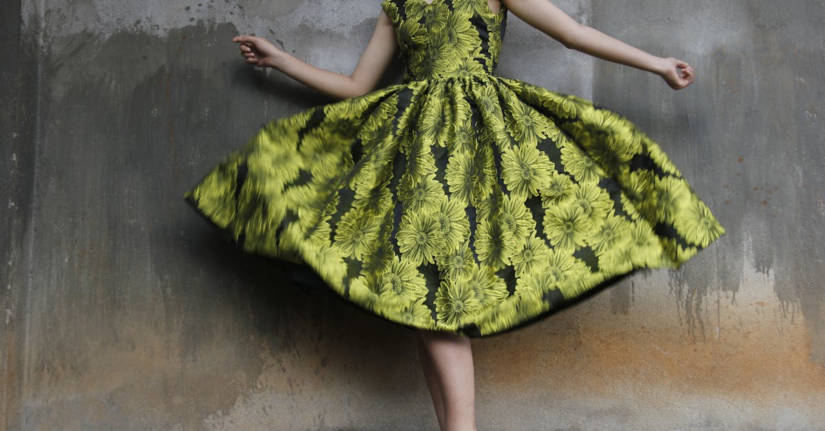 découvrez notre belle robe vert sauge, parfaite pour toute occasion. son élégance intemporelle et son confort en font un choix idéal pour vos sorties, événements ou moments quotidiens. associez-la à vos accessoires préférés pour un look réussi.