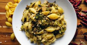 découvrez les principes de la nutrition équilibrée : conseils, astuces et aliments essentiels pour adopter une alimentation saine et bénéfique au quotidien.