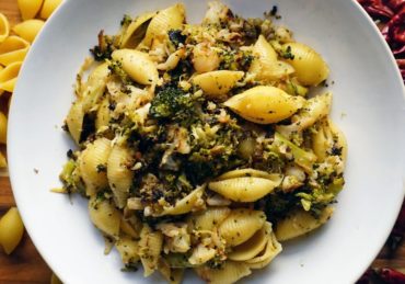 découvrez les principes de la nutrition équilibrée : conseils, astuces et aliments essentiels pour adopter une alimentation saine et bénéfique au quotidien.