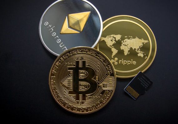 découvrez tout ce qu'il faut savoir sur la cryptomonnaie : définition, fonctionnement, avantages, risques et conseils pour investir en toute sécurité dans le monde des devises numériques.