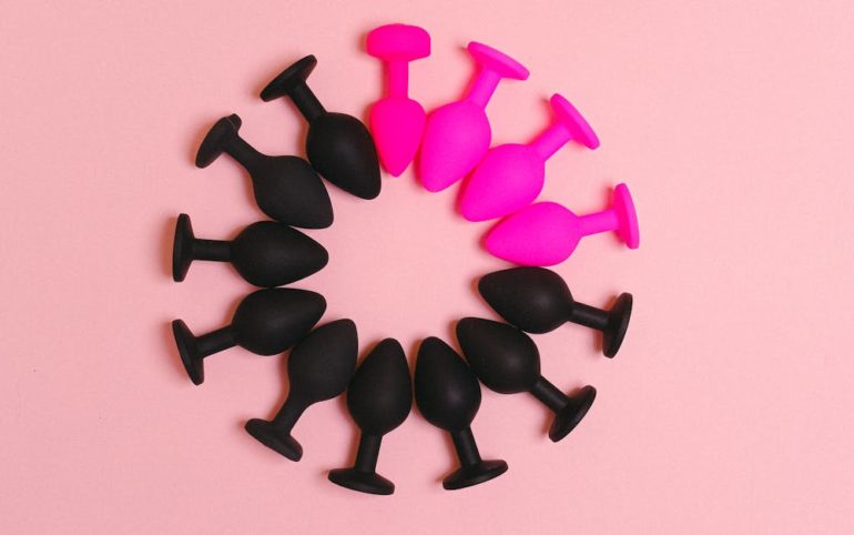 découvrez notre sélection de sex toys pour tous les plaisirs, en toute discrétion. produits de qualité pour explorer votre sensualité, seul(e) ou à deux !