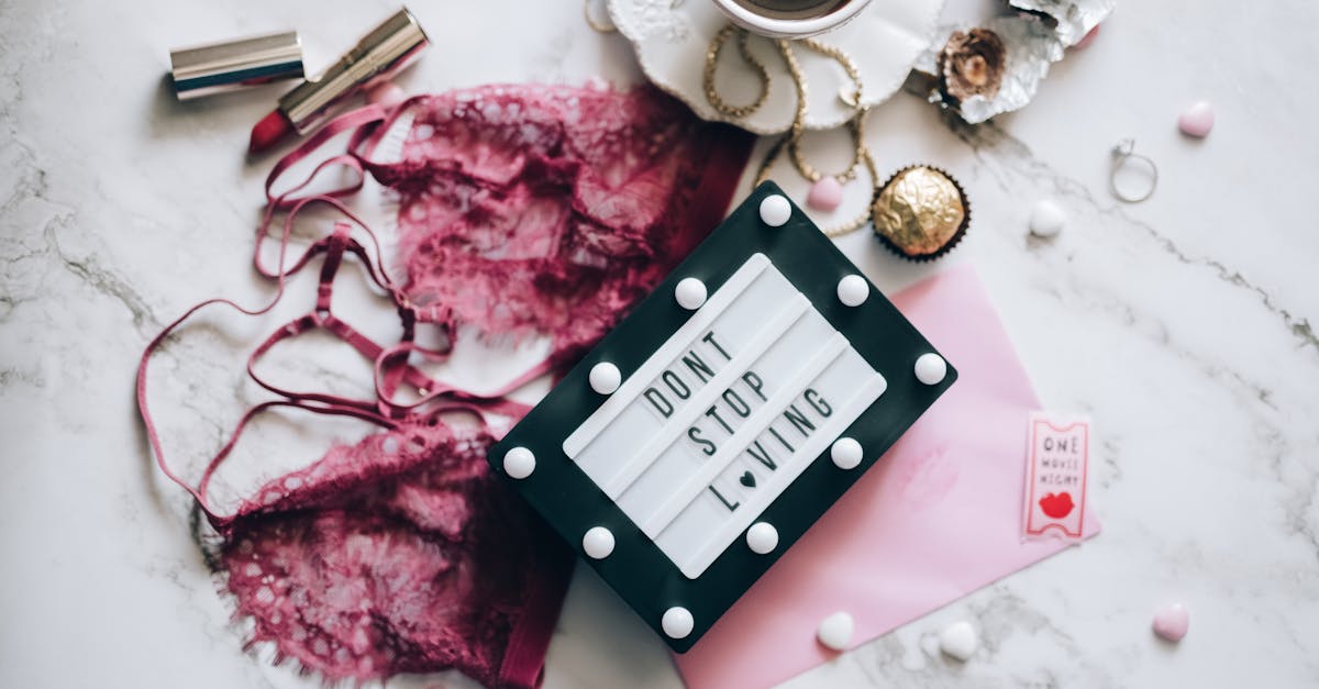 découvrez stone fox lingerie : une collection de lingerie élégante et confortable, conçue pour sublimer toutes les silhouettes avec des matières douces et des designs raffinés. alliez style et bien-être au quotidien.